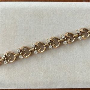 Costume gold heart bracelet